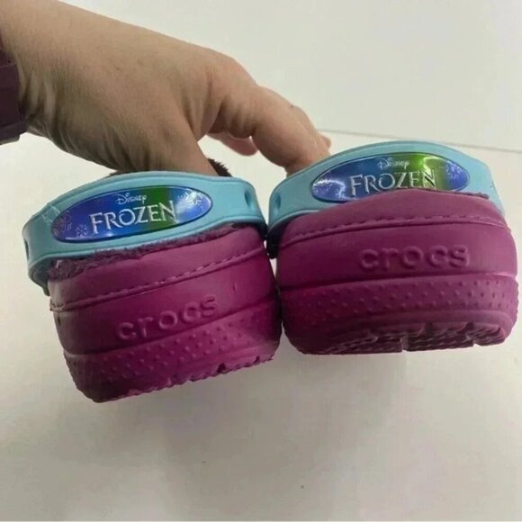 CROCS Frozen Fleece Lined Classic Clog Junior Size 3 - Picture 2 of 9
